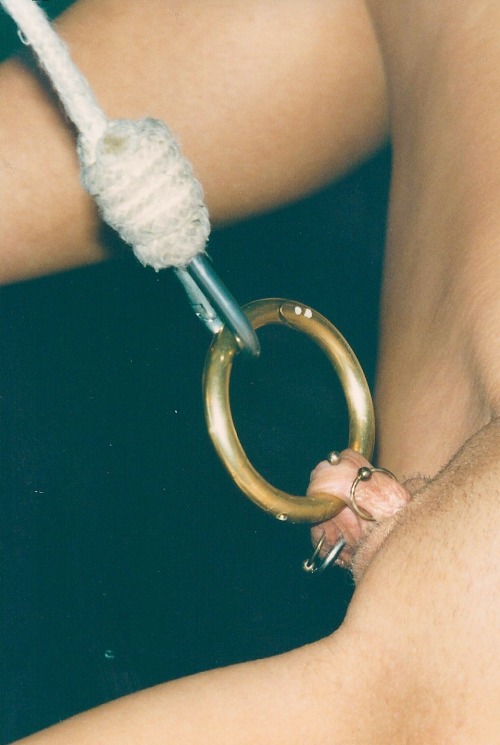 http://women-with-huge-labia-rings.tumblr.com/post/74388324209