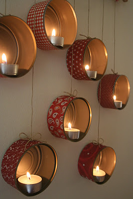 DIY tin can wall candle sconces. Such a stunning result or very little effort and materials. Original post is in Hungarian but the photos are clear and explanatory.