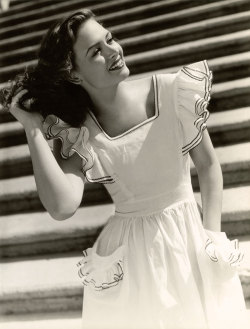 etangsnoirs: Donna Reed, 1944 