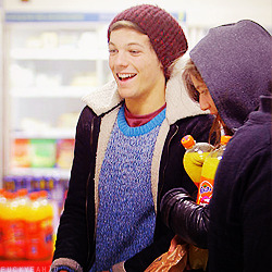 lightsintheheart:  Everyone is editing this pictures so yeah why not haha x 