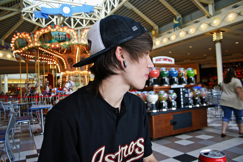moo-st4che:  wreckl-ss:  wreckl-ss:  s3xmoan:  i love this picture idk  ugh same hes so freakin attractive ok  he’s still so freakin attractive ok  Can you be in my bed soon orrr