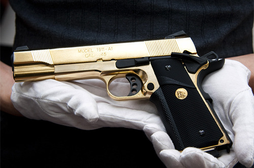 visualcocaine:Springfield Armory 1911A1, Gold Plated.