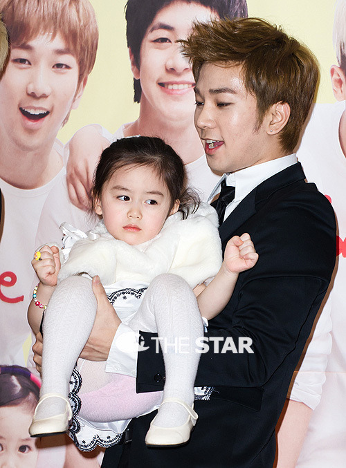 nabilaflames10:  mblaq with his children ^^ 