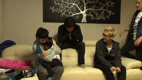 nabilaflames10:  mblaq with his children ^^ 