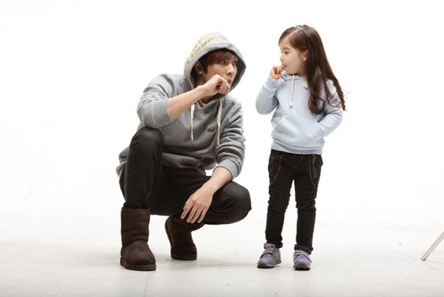 nabilaflames10:  mblaq with his children ^^ 
