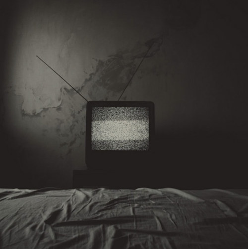 it-is-the-stone-cold-world:  The minimalist photographs of Garmonique. View more of his work at Flickr. (via The Son of Man › Illusion – The Most Amazing Creations in Art, Photography, Design, and Video.)