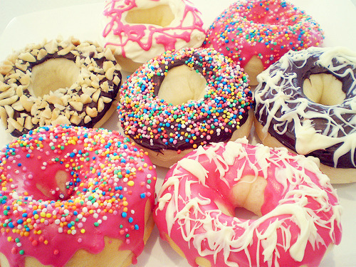 rainbow-starr:  donuts!!!