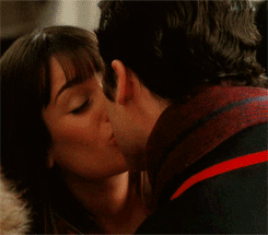 canuckjacq:kissedmequiteinsane:#idk it’s like the glee writers think we might forget blaine likes di