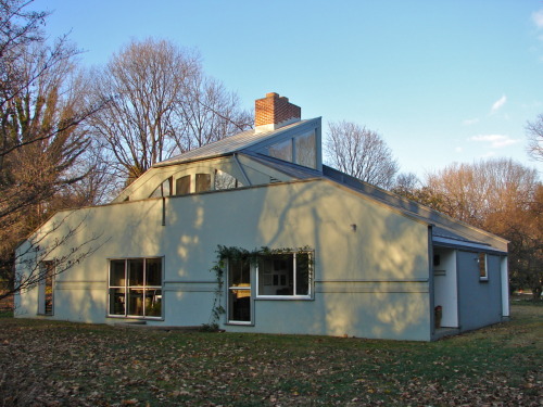 Vanna Venturi House, Philadelphia, project by Robert Venturi.