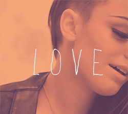 i freaking love Cher! :')