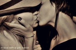 lipsticklesbians.tumblr.com post 17983669799