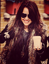 foxycyrus:  You’ve got a face for a smile, you know. 