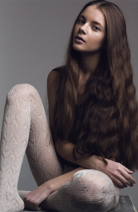 bloggingbeautiful:  Follow me on twitter Your Eyes Only  Blogging Beautiful vinnymunication: