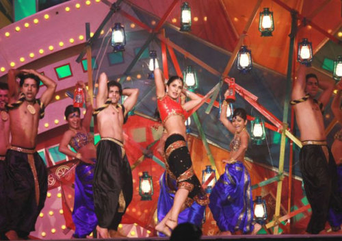 The highlight of the Zee Cine Awards 2012 was Shahrukh Khan and Priyanka Chopra&rsquo;s acts on 