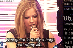  New Interview of Avril at Japan 2012 Watch :