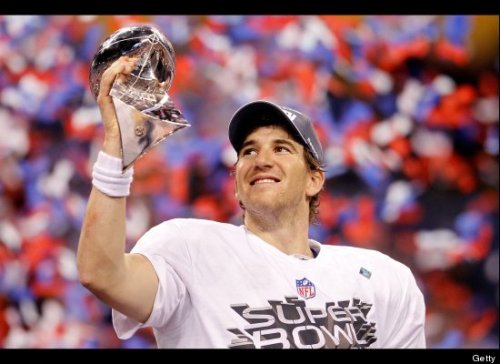 imthatkindofgirl:  Super Bowl XLII → Super Bowl XlVI  I love the contrast in these shots.