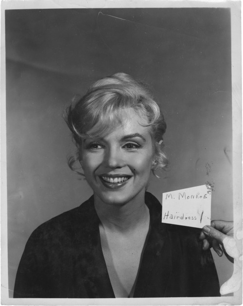 narcissusskisses:
“ Marilyn Monroe in a makeup and hair test for Let’s Make Love in 1960
”
Likey!