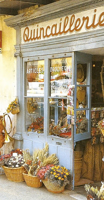 dyingofcute:
“ charming little flowers shop in Provence
”