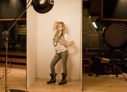 ilovemusic25:  Avril Lavigne photoshoot 