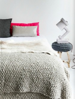 myidealhome:  knit love (via Bedroom inspiration)