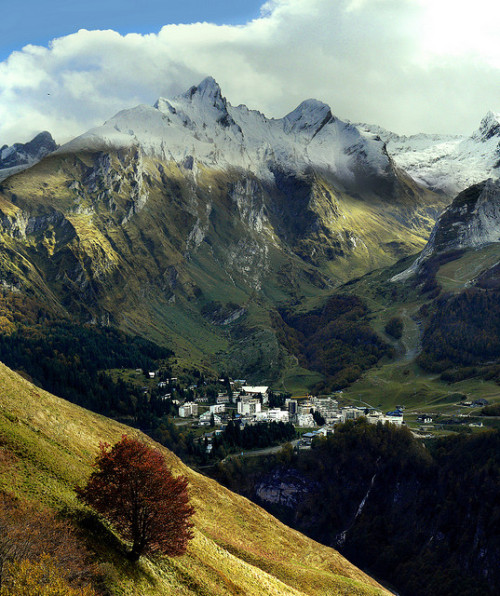 by B℮n on Flickr.Autumn in the valley of Gourette, a winter sports resort in the French Pyrenees.