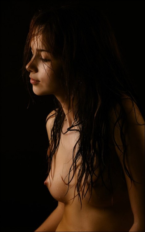 humanerror:  Hello Kisses :: Image Bookmarking :: Long, wet and pretty.