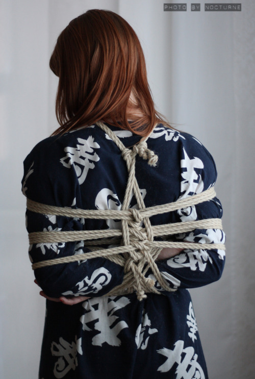 whiterabbit0117:  Very nice ropework. nocturne-desu:  A photo from yesterday’s tying session.  