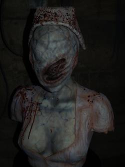 surisme:  An awesome Silent Hill Nurse sculpture