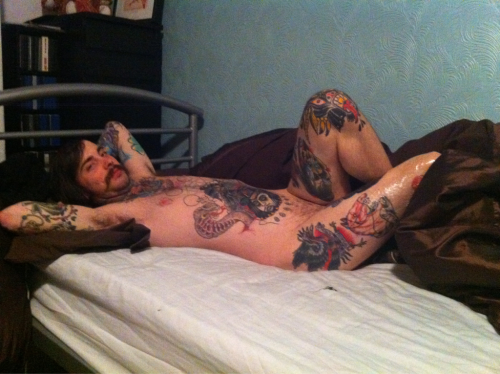 elizabethholloway:  This is my friend Lewis and his best ‘Rose in Titanic’ impression. 