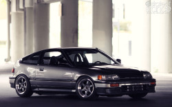 ilovecarporn:  On a honda Hype. Sweet crx with a K20. 