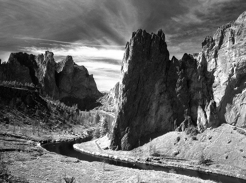 crucium:  Smith Rock and Crooked River (by retsoced) 