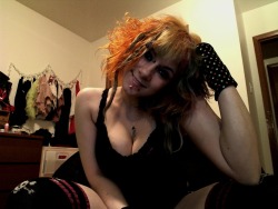 come say hi and listen to some smexy music with me!!! metal/punk monday forever!!