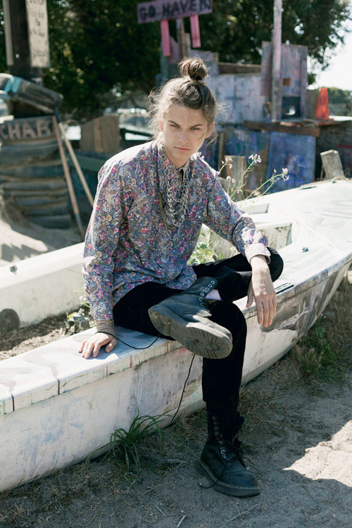 bleedgold:  he’s too pretty 