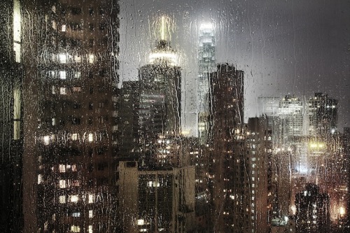 photojojo:  Photo idea: Photograph cityscapes through rainy windows. It’ll give your photos this dreamy painterly look. Photos by Christophe Jacrot.  Hong Kong Through the Rain via nicolesheikh; minusmanhattan 