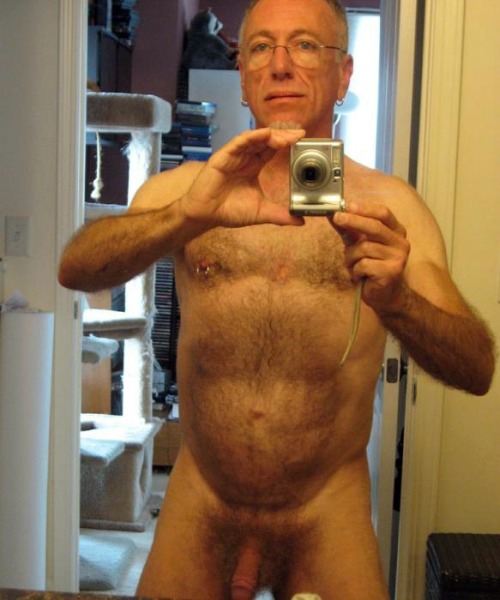http://senioretgay2.tumblr.com/post/17264337694