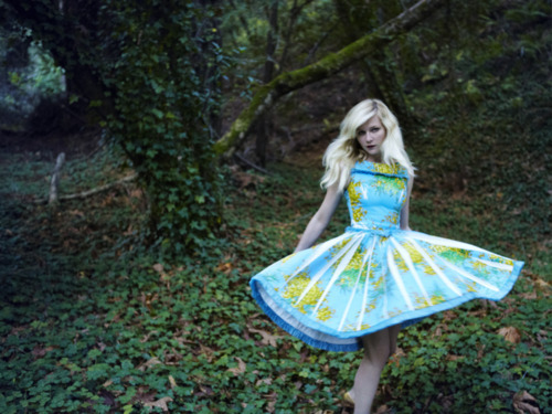 thepyramids:  Kirsten Dunst shot by Yelena Yemchuk for the February 2012 issue of Vogue Italia. 