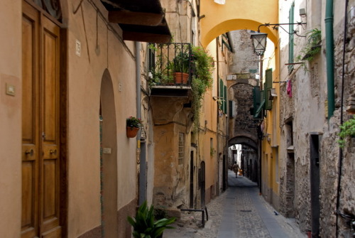 ysvoice:| ♕ |  Passage - Taggia, Italy  | by degani | via explore-the-earth