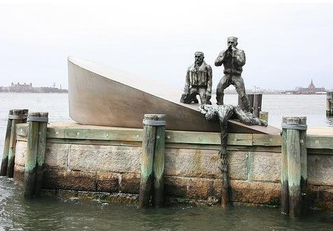 elguindilla:  Esta estatua interactúa con la marea  (y da bastante mal rollo) Click