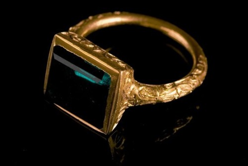 forgottenantiquities: Gold ring found on The 1622 shipwreck of the Nuestra Señora de Ato