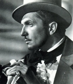 staceygrz:  very handsome Vincent Price <3