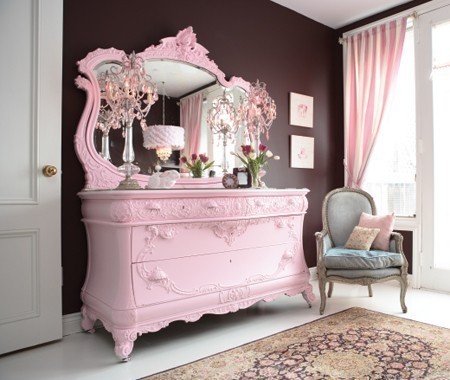 pink dresser! love it!