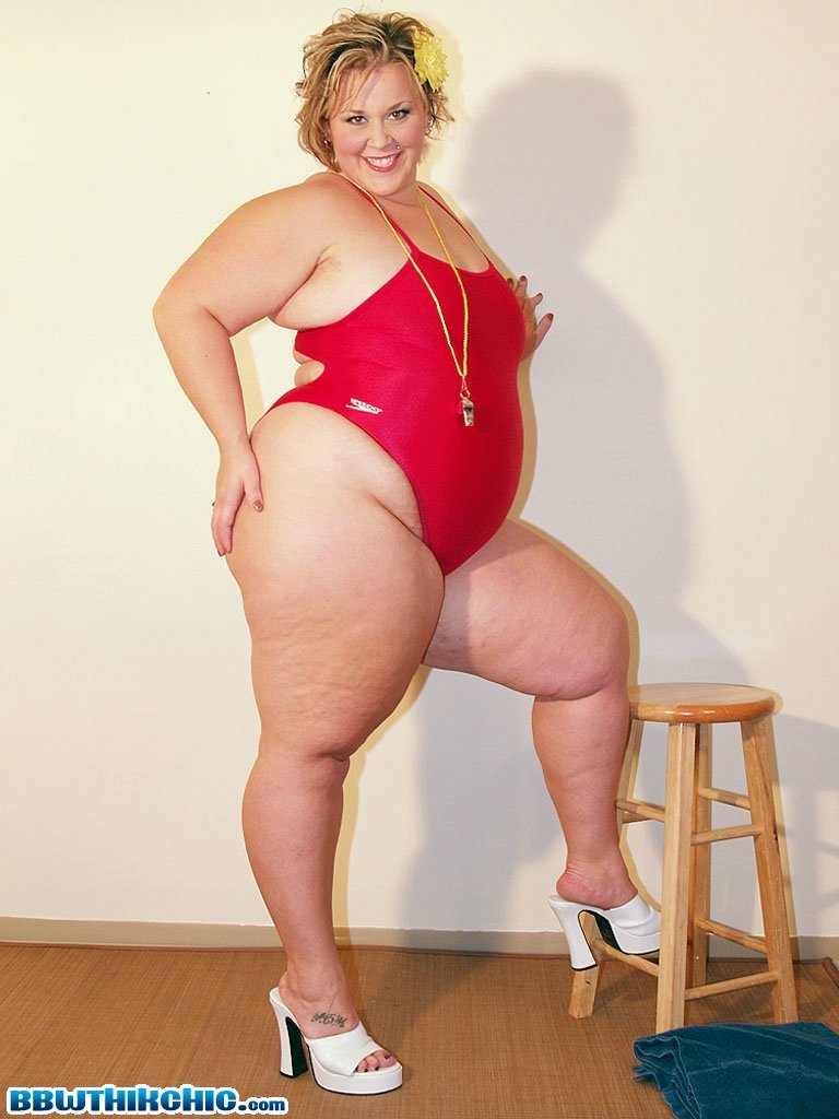 malshun:  Baywatch in a perfect world. BBW Thik Chic from her now long gone site.