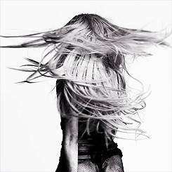 mother-monster-paws-up:  “Que se foda o que qualquer um pensa de mim.”  -  Lady Gaga 