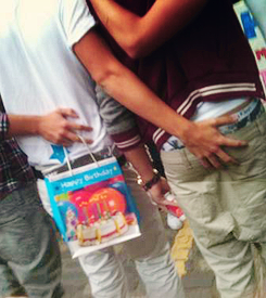 blue-eyes-and-country-guys:  zaynsmuchachos:  assassassassassassassassassassassassassass. now make that motherf*cker hammertime. ;)  We aren’t the only ones that love Lou’s ass 