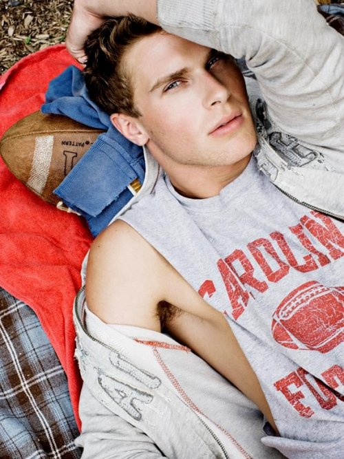 amanthing:  Visit amanthing Hunk Edition Blog With 9 Different Categories of HOT MEN to Choose From 