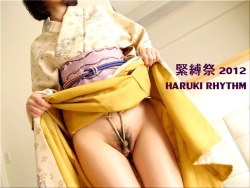 captainsternn:  Whenever I see a women in Kimono this is what I imagine underneath.   