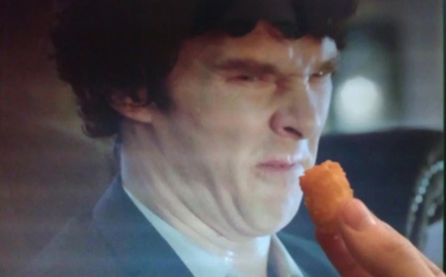 feedthescreencap:Come on now, SherlockWho the hell doesn’t love tater tots? 