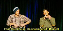 deanhasherpes:  my—mindpalace:  Jensen’s Starstruck moment, from NashCon 2012 