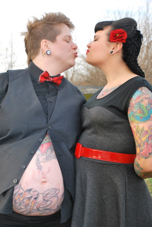 chubby-bunnies:  myheart-youcanhaveit:  grumpybearjen:  38 weeks 4 days pregnant and finally squeezed in a maternity shoot.  If you’re friends with me on Facebook you should check out the rest of the pictures…they’re pretty fun. Can’t believe