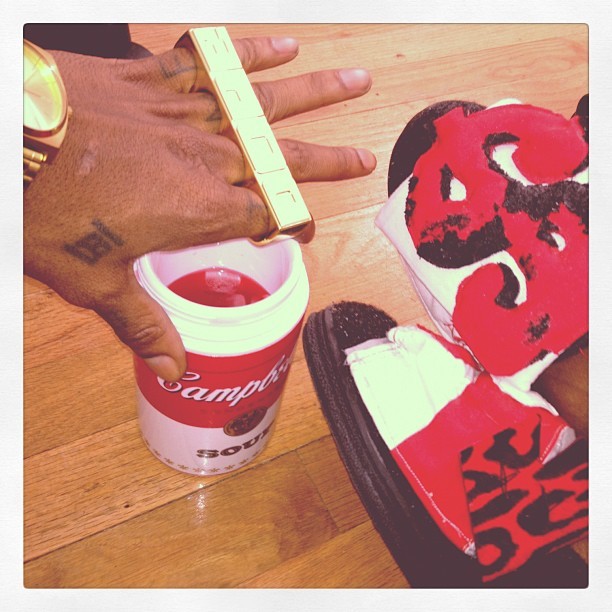 vinnychasenyc:  ❤💜 Sip lean in Campbells soup cans like me ..#VCNYC #KIDART